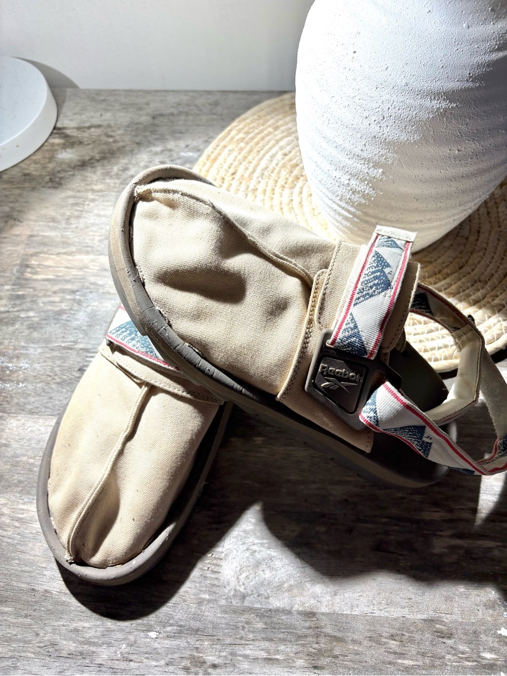 Rebook rare canvas beatniks